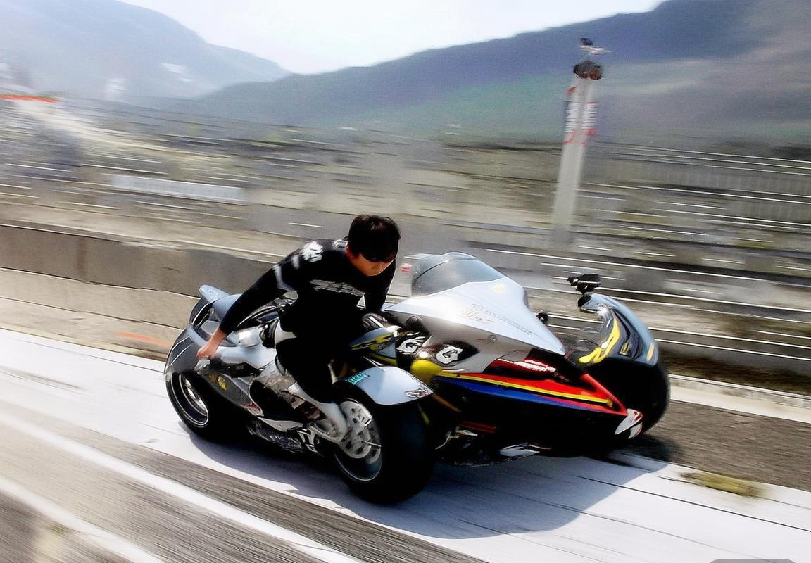 亚历山大豪言雷霆冲击33连胜，青年军能否比肩湖人队传奇纪录？